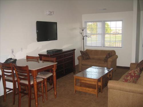 Shore Stay Suites Cape Charles Room photo